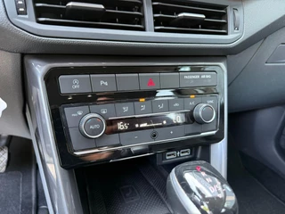 Volkswagen T-Cross Volkswagen T-Cross 1.0 TSI Style CAMERA | CARPLAY | PDC | CRUISE | AIRCO | NWE APK - afbeelding nr 19