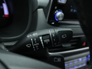 Hyundai Kona Hyundai Kona EV Premium 64 kWh | Navigatie | Camera | Stoelventilatie - afbeelding nr 31