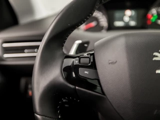 Peugeot 308 Peugeot 308 SW 1.2 PureTech Sport Automaat (PANORAMADAK, APPLE CARPLAY, STOELVERWARMING, ADAPTIVE CRUISE, SPORTSTOELEN, KEYLESS, GETINT GLAS, TREKHAAK, 360 CAMERA, NIEUWSTAAT) - afbeelding nr 20