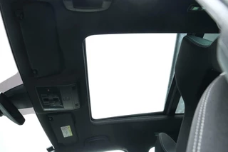 Škoda Karoq Skoda Karoq 1.5 TSI / 150 PK / DSG / Sportline / Black Edition / Panorama / Virtual Cockpit / Camera / Cruise Control / Trekhaak / 18
