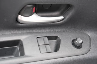 Toyota Aygo Toyota Aygo X 1.0 VVT-i MT 72PK Play | Apple CarPlay® & Android Auto™ | Airco - afbeelding nr 13