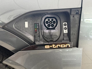 Audi e-tron Audi E-tron Sportback 55 QUATTRO S-Edition 95 kWh 89% SOH 21Inch|Sportstoelen - afbeelding nr 38