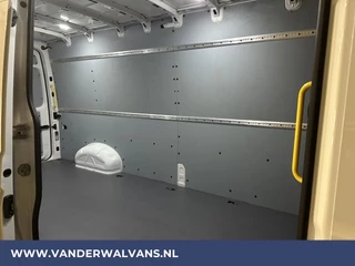 Volkswagen Crafter Volkswagen Crafter 2.0 TDI 140 pk L4H3 L3H2 Euro6 Airco | Camera | Apple Carplay | Cruisecontrol Android Auto, Parkeersensoren, Bijrijdersbank - afbeelding nr 9