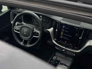 Volvo XC60 Volvo XC60 2.0 T6 AWD R-Design M22 FULL PANO NAVI CLIMATE PDC SPORTVELGEN - afbeelding nr 10