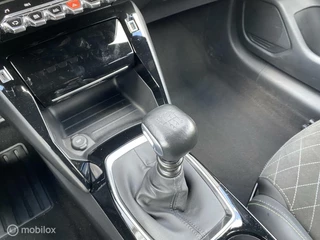 Peugeot 208 Peugeot 208 1.2 PT 100PK GT Pack  NAVI/VIRTUAL COCKPIT/2022 - afbeelding nr 26