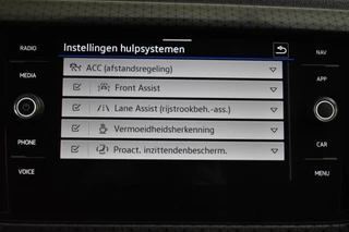 Volkswagen T-Cross Volkswagen T-Cross TSI 110PK DSG STYLE CAMERA/LED/CARPLAY - afbeelding nr 34