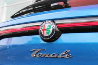 Alfa Romeo Tonale Alfa Romeo Tonale 1.5T 160PK AUTOMAAT Hybrid Ti | NIEUWE AUTO! | ELEKTRISCH BEDIENBARE VOORSTOELEN MET GEHEUGENFUNCTIE | HARMAN EN KARDON AUDIO | FULL LED KOPLAMPEN | 18