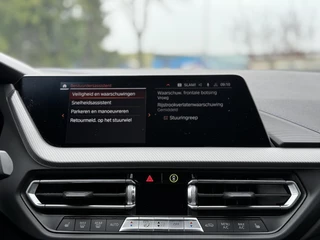 BMW 1 Serie BMW 1-serie 118i M-Sport | Leder | Apple Carplay | Live Cockpit | - afbeelding nr 30