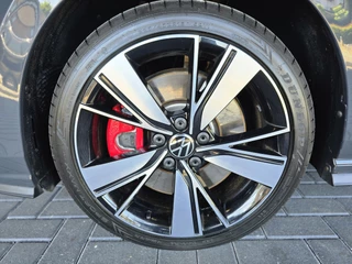 Volkswagen Golf Volkswagen Golf 1.4 eHybrid GTE / Dealer Onderhouden / IQ Light / Stoelverwarming / CarPlay - afbeelding nr 22