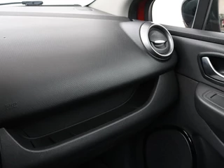 Renault Clio Renault Clio 0.9 TCe Limited | Trekhaak | Navigatie |  Bluetooth | Cruise control | Parkeerhulp | LED | Airco | DAB - afbeelding nr 21