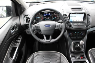 Ford Kuga Ford Kuga 1.5 EcoBoost Vignale | Trekhaak Afneembaar 2000KG | Cruise Control | Navigatie | Climate Control | Lichtmetalen Velgen | - afbeelding nr 19