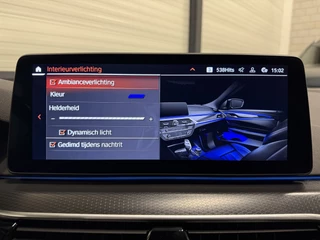 BMW 5 Serie HEAD-UP/LASER/ACC/TREKHAAK/360CAMERA/ALCANTARA/KEYLESS/SHADOW-LINE/DRIVING ASS PRO/SFEER/STUUR+STOELVERWARMING/LIVE COCKPIT/M-AERODYNAMIC/SOPHISTOGRAU/VOLLEDIG BMW DEALER HISTORIE - afbeelding nr 23