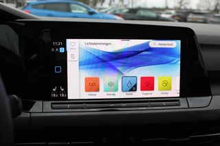Volkswagen Golf Volkswagen Golf 1.5 eTSI Style / Camera / Head-up / Virtual Cockpit / Leder&Alcantara / 17'' / Keyless / ACC / DAB / Full LED / Stoelverwarming - afbeelding nr 25
