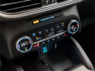 Ford Kuga Ford Kuga 2.5 PHEV Titanium 225Pk Automaat (APPLE CARPLAY, GROOT NAVI, STUUR/STOELVERWARMING, ADAPTIVE CRUISE, CAMERA, KEYLESS, TREKHAAK, STOELVERWARMING ACHTER, ELEK ACHTERKLEP, NIEUWSTAAT) - afbeelding nr 10