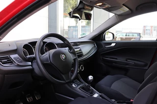 Alfa Romeo Giulietta Alfa Romeo Giulietta 1.4 T IMPRESSION/ORG.NL/GEDOCUMENTEERD/ROSSO.ALFA - afbeelding nr 8