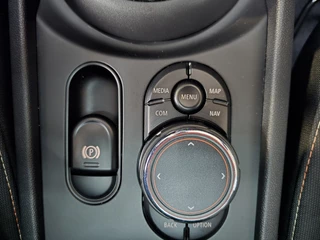 MINI Clubman Mini Mini Clubman 1.5 Cooper Business Edition Full LED Pano H&K Navi Clima Keyless 17