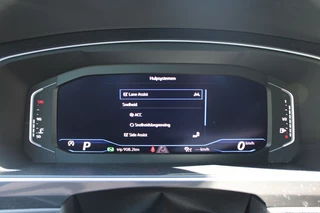 Volkswagen Tiguan Volkswagen Tiguan 1.5 TSI R-Line DSG Virtual/Navi/Leer/360view 