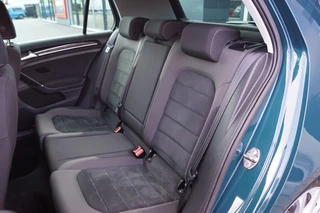 Volkswagen Golf Volkswagen Golf 1.4 TSI Highline 125pk Navi/ Trekhaak/ ACC/ Virtual cockpit/ PDC - afbeelding nr 26