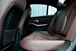 BMW 3 Serie BMW 3 Serie 318i M-Sport Rijklaarprijs-Garantie Navigatie Leder sport interieur  Live Cockpit Plus - afbeelding nr 13