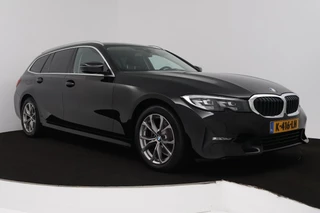 BMW 3 Serie BMW 3-serie Touring 318i Executive Edition (PARKEERSENSOREN, CRUISE CONTROL, NAVIGATIE, NL-AUTO, DEALER ONDERHOUDEN) - afbeelding nr 20
