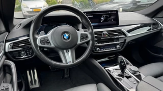 BMW 5 Serie BMW 5 Serie 545e 394Pk X Drive M-Sport Plug in Hybrid HUD Laser Luchtvering Soft close - afbeelding nr 3