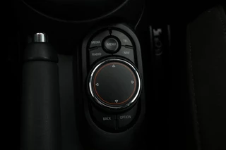 MINI Cooper Mini Mini 1.5 Cooper Chili Serious Business | John Cooper Works Chili Pakket | Keyless Entry | lederen bekleding | Navigatie | Parkeersensoren | verwarmde voorstoelen - afbeelding nr 44