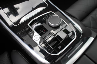 BMW X5 BMW X5 xDrive50e M-Sport | Panoramadak | H&K | Trekhaak | Comfortstoelen | Luchtvering | Glow - afbeelding nr 31