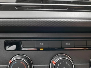 Volkswagen Transporter Volkswagen Transporter 150pk Automaat L2H1 28 Highline Navigatie Apple Carplay Cruise control Airco 3-Zits Euro6 - afbeelding nr 9