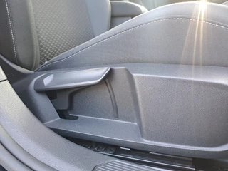 Volkswagen Golf Volkswagen Golf 1.5 eTSI R-Line Business+ | LED | Trekhaak | All-seasons | ACC | Keyless | Stoelverwarming | - afbeelding nr 43