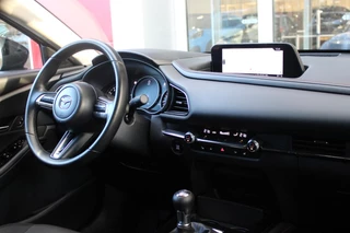 Mazda CX-30 Mazda CX-30 2.0 e-SkyActiv-X M Hybrid 187PK HOMURA | APPLE CARPLAY/ANDROID AUTO | FULL LED KOPLAMPEN | DAB+ RADIO | CLIMATE CONTROL | STOEL VERWARMING | ADAPTIVE CRUISE CONTROL | LICHTMETALEN VELGEN BLACK | ALL SEASON BANDEN | DODEHOEK DETECTIE | ELEKTRISCHE ACHTERKLEP | STOEL VERWARMING | - afbeelding nr 20