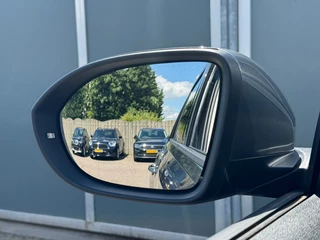 Volkswagen T-Roc Volkswagen T-Roc 1.5 TSI 150pk DSG Style | IQ Light | Camera | Alcantara | Trekha - afbeelding nr 13