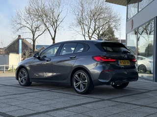 BMW 1 Serie BMW 1-serie 116d Executive Edition | Live Cockpit | Sfeerverlichting | Apple Carplay | - afbeelding nr 4