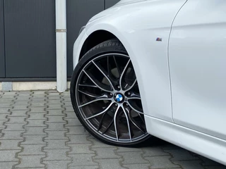 BMW 3 Serie BMW 3-serie Touring 330d M Sport|20”|cruise|trekhaak|carbon - afbeelding nr 9