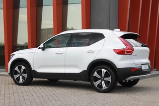 Volvo XC40 Volvo XC40 T2 Essential | Parkeercamera | Stoelverwarming | Leder | Pilot Assist | BLIS | Keyless - afbeelding nr 3