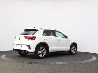 Volkswagen T-Roc Volkswagen T-Roc 1.5 TSI R-Line | Parkeersensoren | Stoelverwarming | Carplay | - afbeelding nr 2