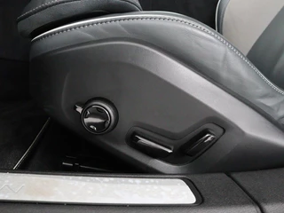 Volvo V60 Volvo V60 2.0 T8 Recharge AWD R-Design | Trekhaak |  Stoelverwarming | Camera | Harman/Kardon | Adaptive cruise | Memory | Carplay | Navigatie | 19'' lichtmetalen velgen - afbeelding nr 29