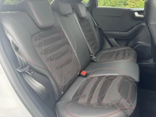 Ford Puma Ford Puma 1.0 EcoBoost Hybrid ST-Line X 155pk Automaat | Panoramadak | Afneembare trekhaak | Winter Pack | Adaptive cruise control | 360 graden camera | Bang&Olufsen | Elektrsiche achterklep | Matrix LED - afbeelding nr 14