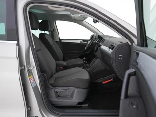 Volkswagen Tiguan *ADAPTIVE-CRUISE | NAVI-FULLMAP | KEYLESS | CAMERA | BLINDSPOT | COMFORT-SEATS | ECC | PDC | 17''ALU* - afbeelding nr 11