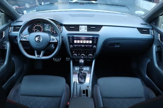 Škoda Octavia Skoda Octavia Combi 2.0 TSI RS / 230PK! / DSG / Pano / Canton / Camera / Trekhaak / 18