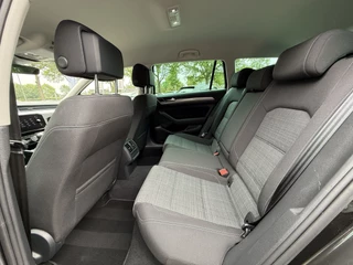 Volkswagen Passat Volkswagen Passat Variant 1.5 TSI Automaat/Trekhaak/Climate control/Stoelverwarming/150PK Keyless entry - afbeelding nr 32