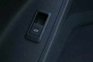 Audi Q3 Audi Q3 35 TFSI / 3x S-Line / 150PK / Automaat / Navi / Matrix LED / Keyless / 19