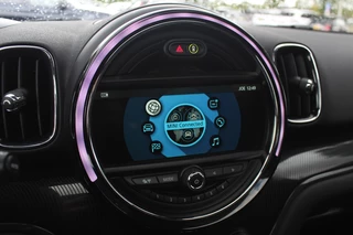 MINI Countryman MINI Countryman Mini 2.0 Cooper S E ALL4 Chili / Panoramadak / Camera / Head-up / 19'' / Leder / Navigatie / Stoelverwarming / DAB / Cruise Control / SoH 94% - afbeelding nr 22