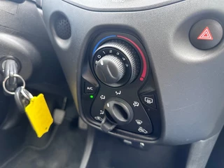Toyota Aygo Toyota Aygo 1.0 VVT-I 5-drs x-fun '' Airco - Elektrische ramen - CPV '' - afbeelding nr 21