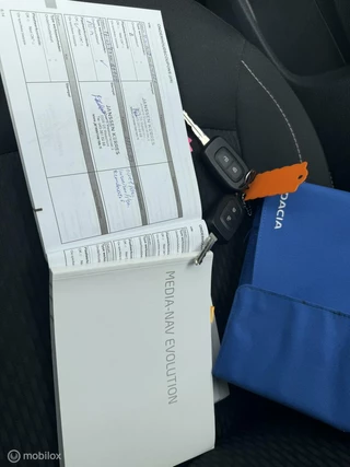 Dacia Sandero Dacia Sandero 0.9 TCe Laureate 2017 / Airco / Navigatie / DAB / Dealeronderhouden NAP - afbeelding nr 22