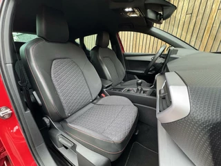 SEAT Leon Seat Leon 1.5 TSI FR Launch Edition | LED | Stoelverwarming | Navigatiesysteem | Adaptive cruise control | Apple CarPlay | 18 inch lichtmetalen velgen | Achteruitrijcamera | Trehaak uitklapbaar | Parkeersensoren voor en achter - afbeelding nr 41