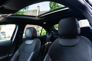 Mercedes-Benz A-Klasse Mercedes A-klasse 250 e AMG Pano / Camera / Ambi - afbeelding nr 14