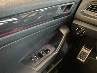 Volkswagen T-Roc Volkswagen T-Roc 1.5 TSI R-Line/ Camera/ Pano.Dak/ Virtual Dashboard - afbeelding nr 27