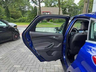 Ford Focus Ford Focus 1.0 Titanium Airco/Lichtmetalen velgen/Navi/Parkeersensoren - afbeelding nr 27