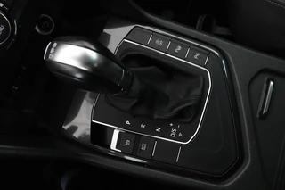 Volkswagen Tiguan Volkswagen Tiguan 1.4 TSI Connected Series | Trekhaak | Carplay |  Camera | Navigatie | Climate control | Park Assist | Climate control - afbeelding nr 16