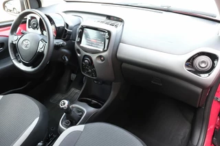 Toyota Aygo Toyota Aygo 1.0 VVT-i x-play | Apple Carplay & Android auto | Achteruitrijca - afbeelding nr 10
